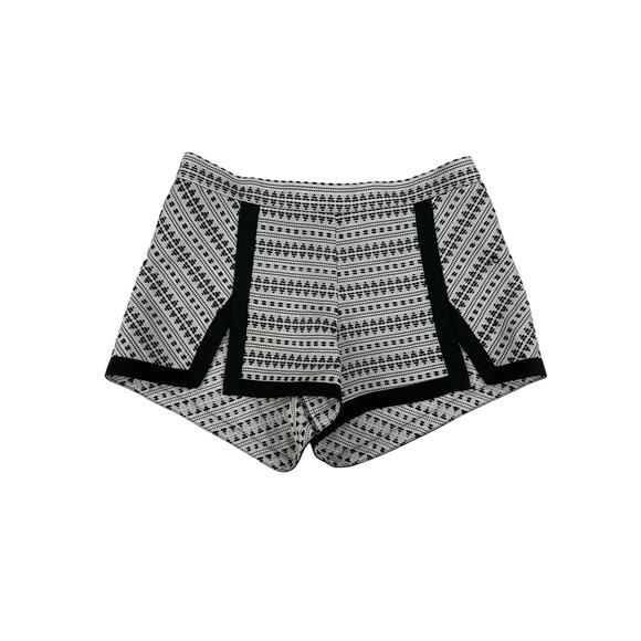 Alexis - Split Hem Textured Pattern Shorts in Black & White - Picture 1 of 3